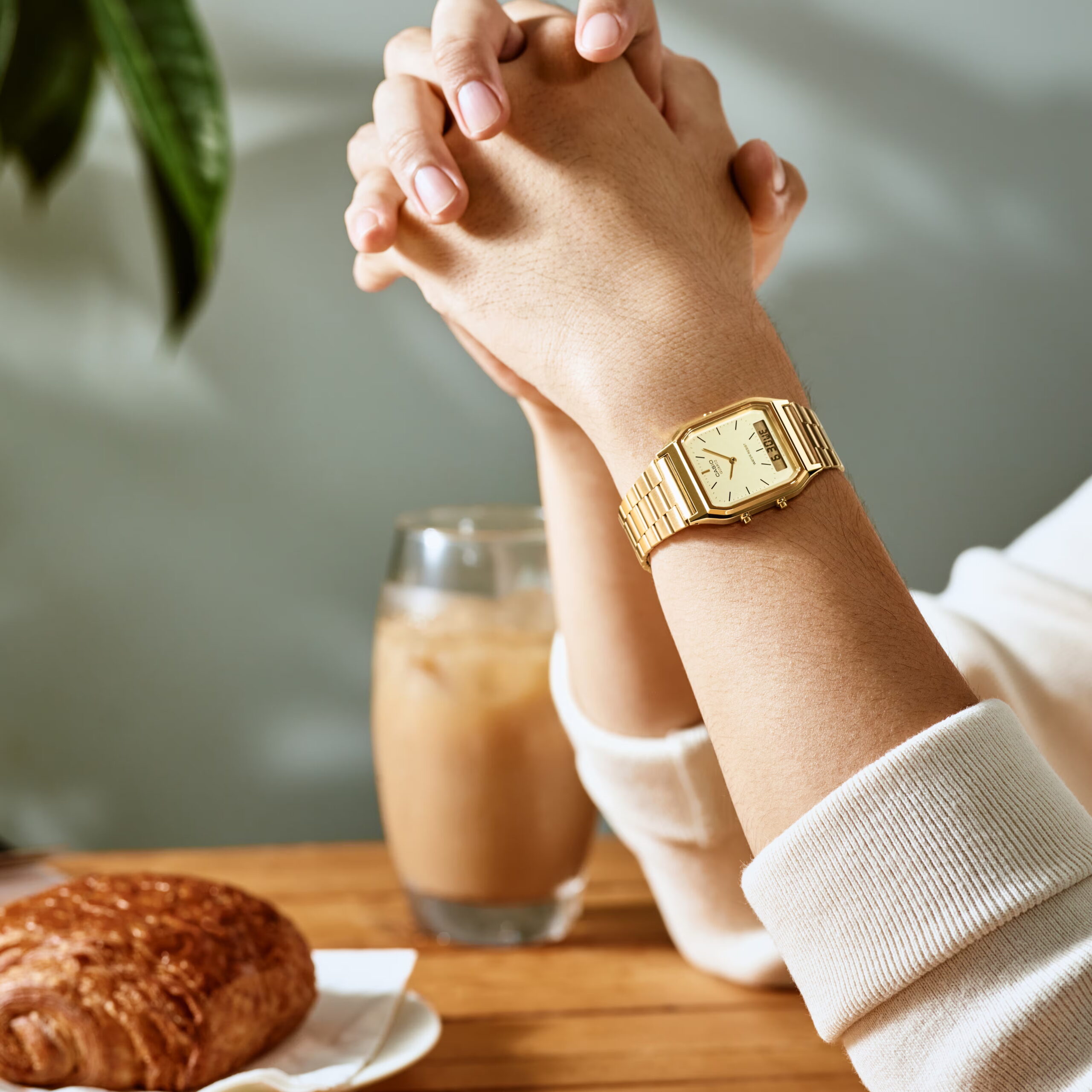 CASIO: AQ-230GA-9DMQ - Image 2